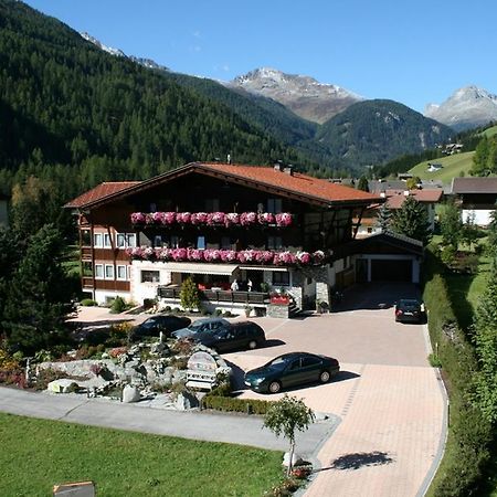 Haus Angela Hotell Sankt Jakob in Defereggen Exteriör bild