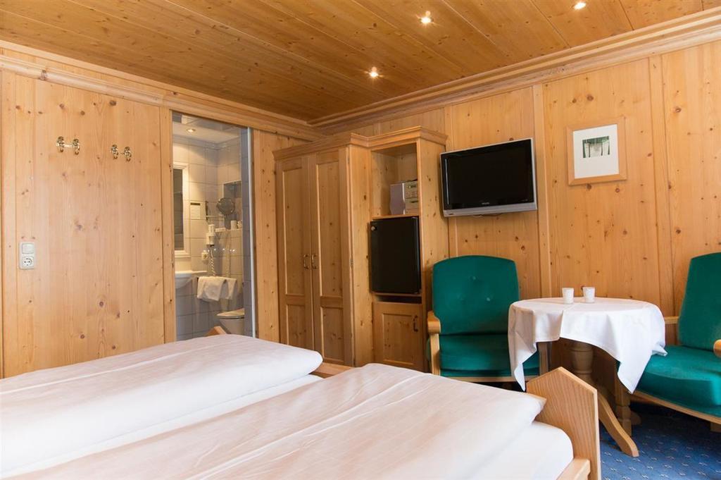 Haus Angela Hotell Sankt Jakob in Defereggen Rum bild